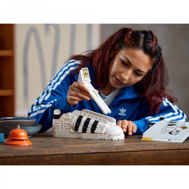 LEGO Creator Expert "Кроссовок adidas Originals Superstar" 10282 9