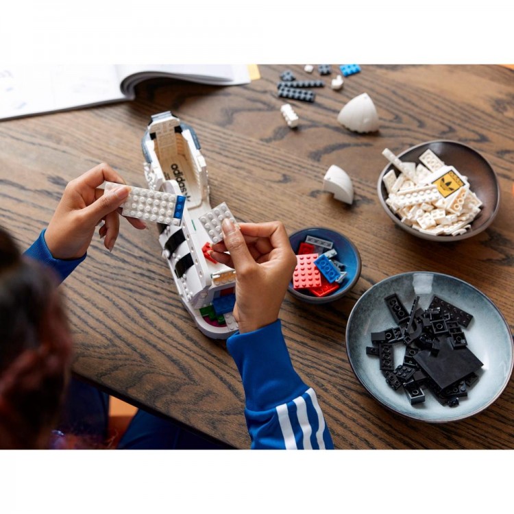 LEGO Creator Expert "Кроссовок adidas Originals Superstar" 10282 15