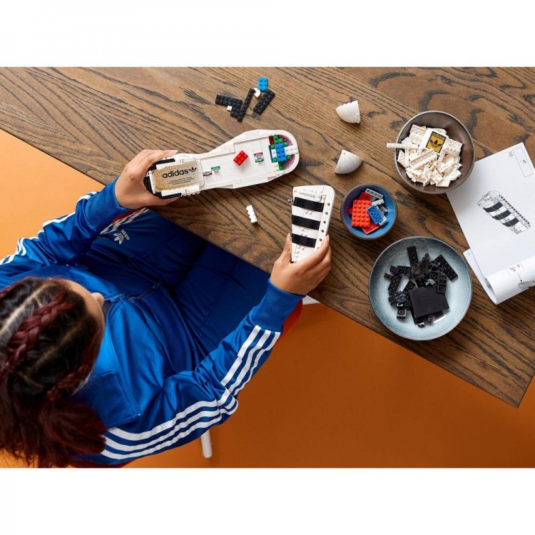 LEGO Creator Expert "Кроссовок adidas Originals Superstar" 10282 17