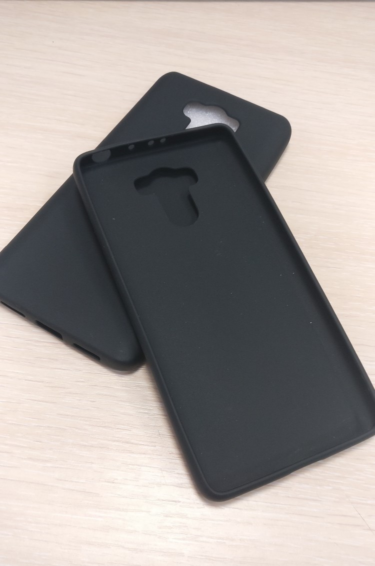 Чехол-накладка для Xiaomi Redmi 4/4 Pro черный силиконовый 1